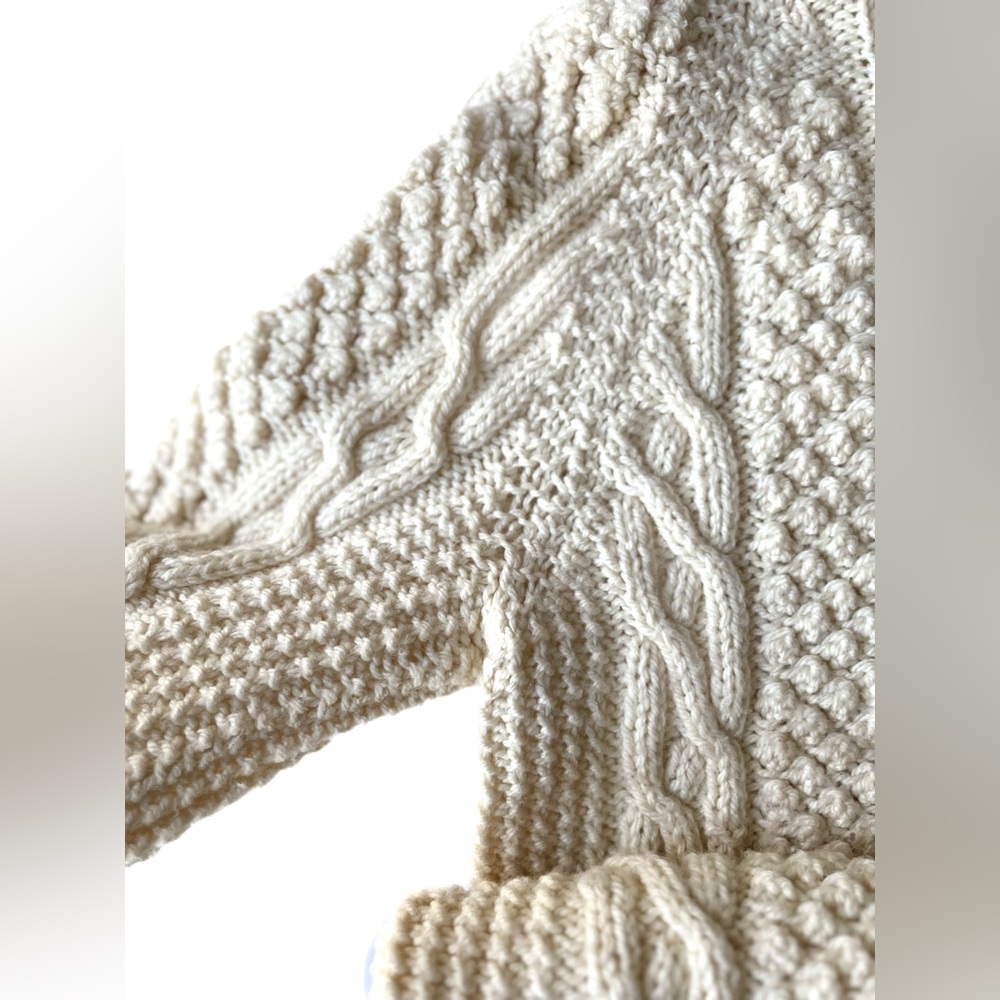 Gorgeous Handmade Classic Knit Cream Chunky Cable Knit Long Line Sweater - Picture 10 of 12